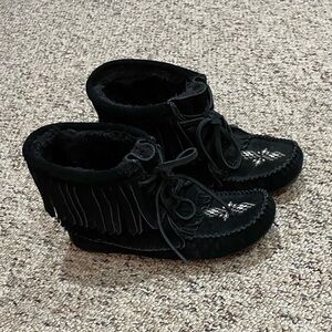 Manitobah Mukluks Mocassins